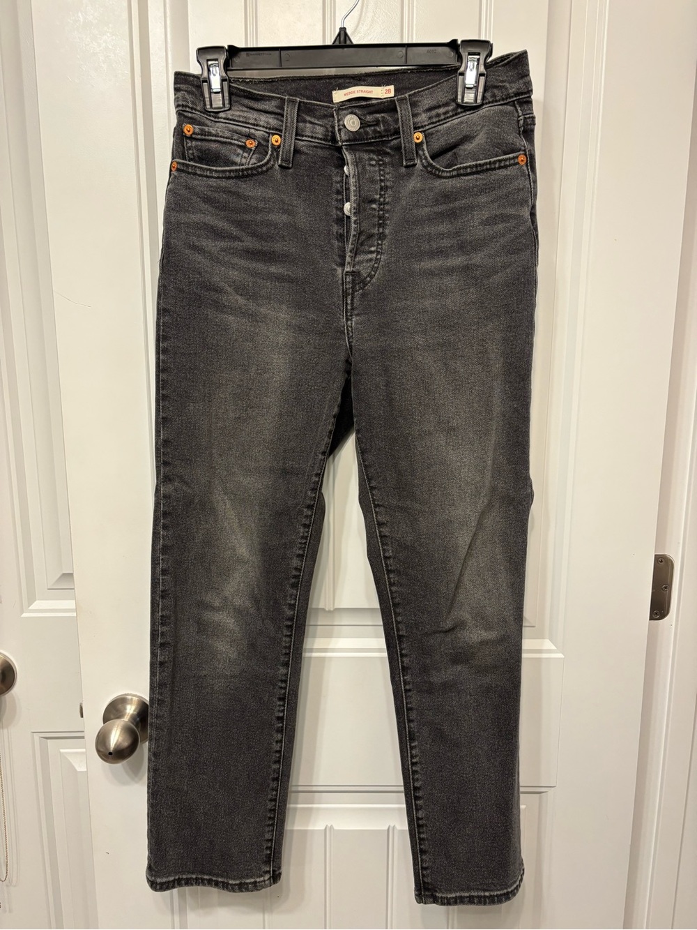Levi Women's High-Rise Slim Straight Jeans - Black Size 4 (28)